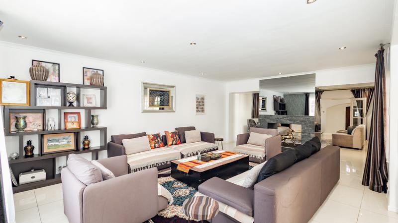 10 Bedroom Property for Sale in Constantia Western Cape